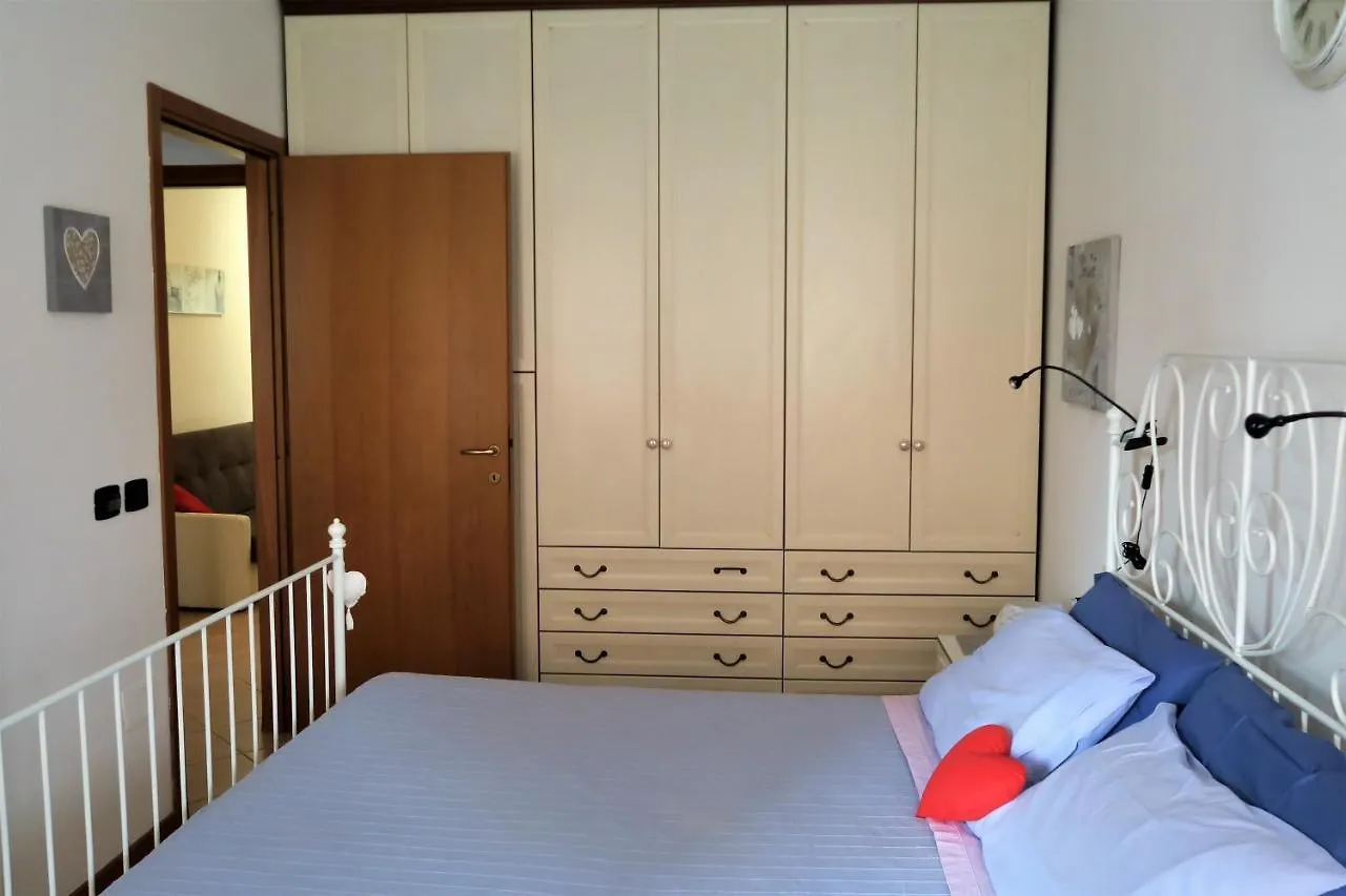 アパート カステル・マッジョーレResidenza Borghetto Sul Renoアパートメント イタリア